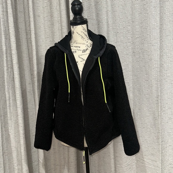 JoyLab Women’s Black Teddy Zip up fleece size medium like new - Picture 2 of 5